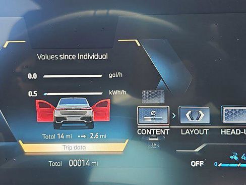 New 2025 BMW 750e xDrive w/ Premium Package image 19