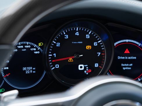 Certified 2022 Porsche Cayenne S Platinum image 24