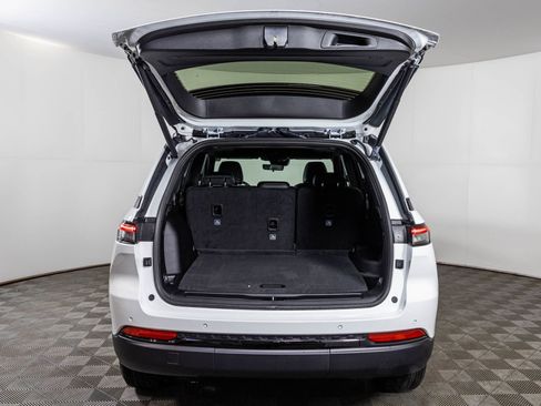 New 2025 Jeep Grand Cherokee Laredo image 35