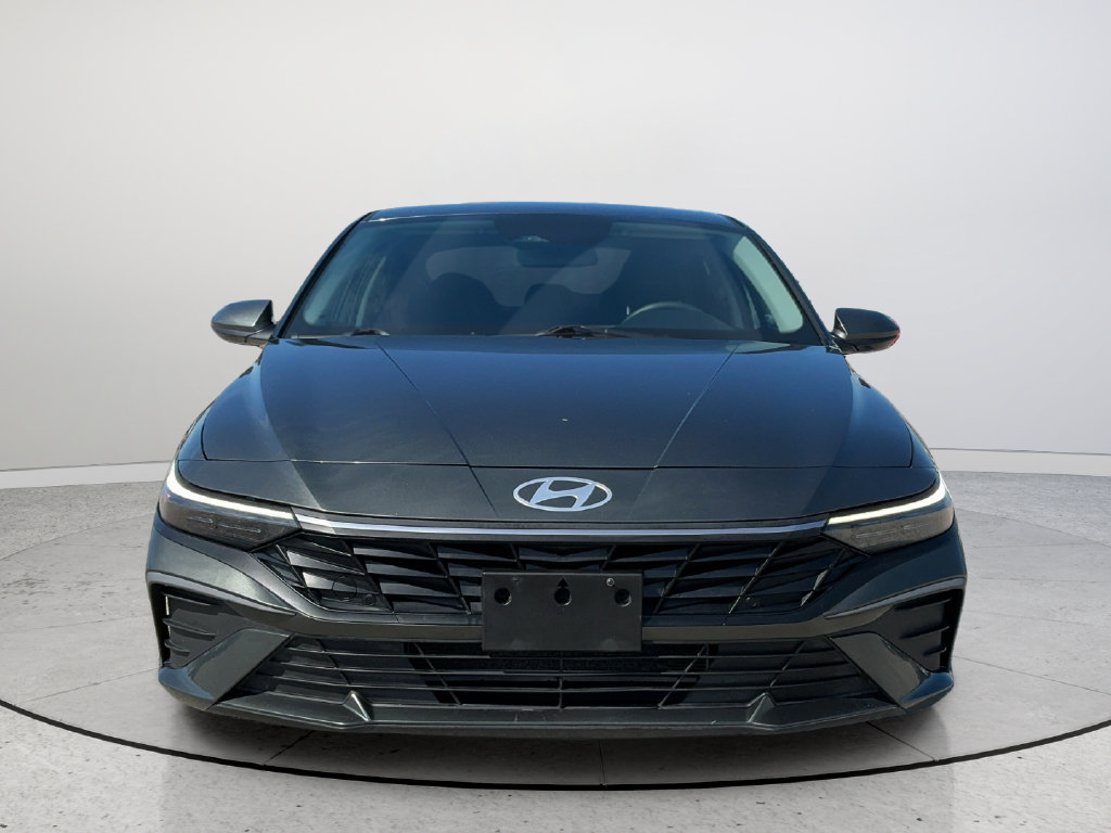 Used 2024 Hyundai Elantra SEL FWD image 2