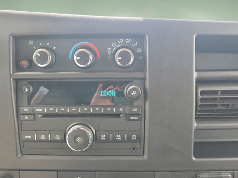 Used 2020 Chevrolet Express 3500 LS RWD image 11