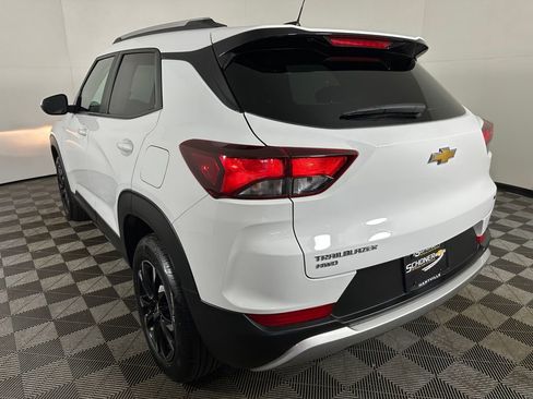 Used 2023 Chevrolet TrailBlazer LT w/ Convenience Package image 3