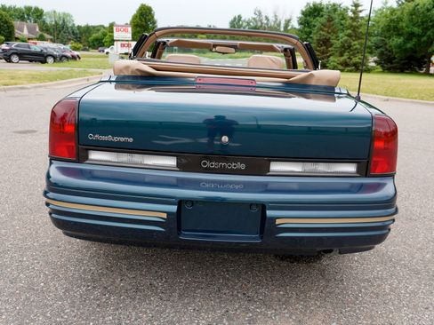 Used 1995 Oldsmobile Cutlass Supreme Convertible FWD image 4