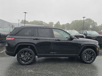 New 2025 Jeep Grand Cherokee Limited video 2