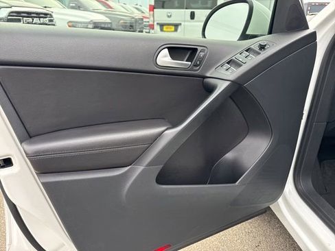 Used 2017 Volkswagen Tiguan Wolfsburg Edition image 20