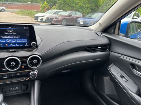 Used 2025 Nissan Sentra SV FWD image 33