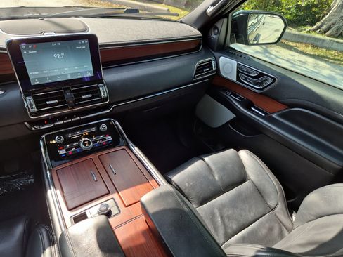 Used 2020 Lincoln Navigator Reserve w/ Equipment Group 208A Reserve image 14