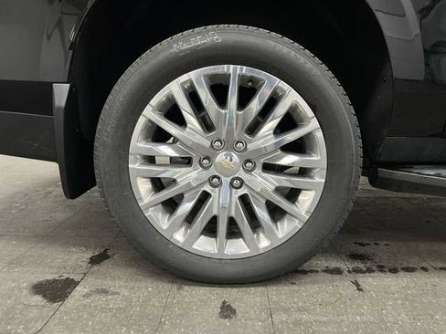 New 2025 Chevrolet Suburban Premier image 33