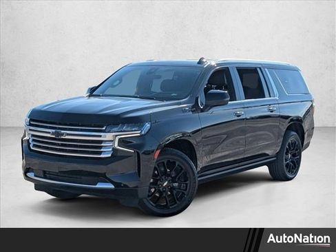 Used 2022 Chevrolet Suburban High Country image 1