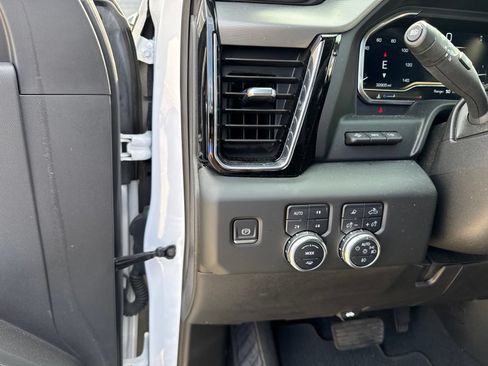 Used 2025 GMC Sierra 2500 Denali w/ Denali Reserve Package AWD/4WD image 17