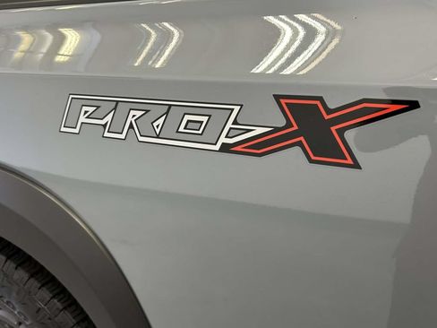 Used 2026 Nissan Frontier Pro-X w/ Pro-X Convenience Package RWD image 10