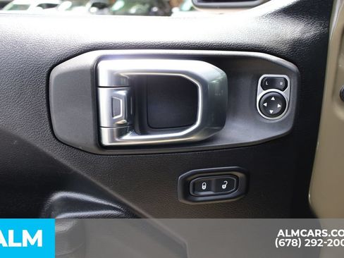 Used 2026 Jeep Gladiator Mojave AWD/4WD image 11