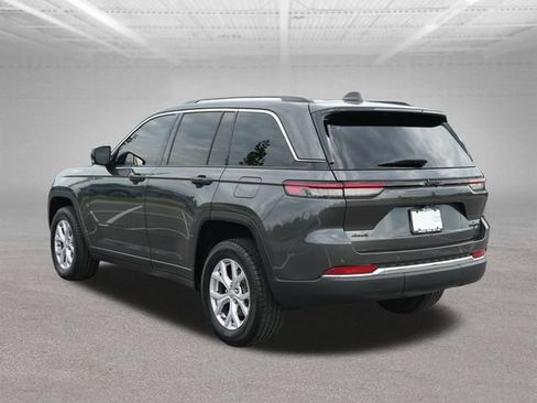 Used 2022 Jeep Grand Cherokee Limited AWD/4WD image 6