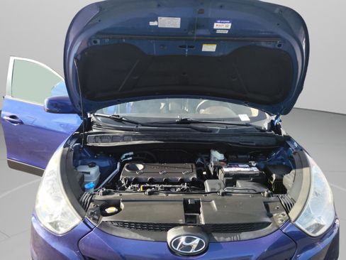 Used 2011 Hyundai Tucson GLS image 24