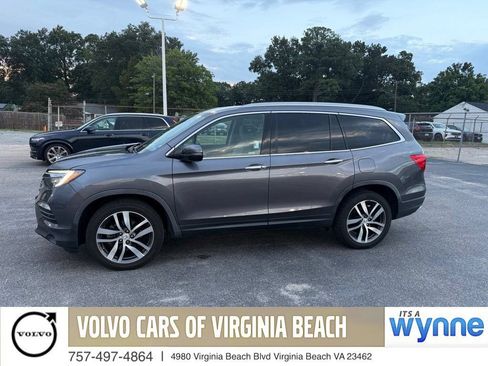 Used 2018 Honda Pilot Touring image 1