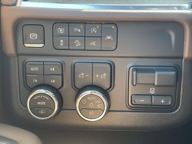 New 2026 Chevrolet Tahoe High Country AWD/4WD image 19