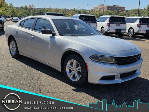 Used 2023 Dodge Charger SXT image 1