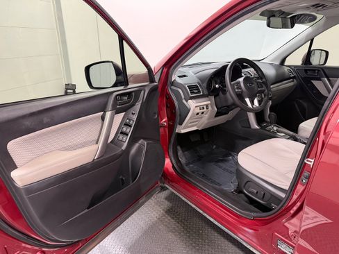 Used 2018 Subaru Forester 2.5i Premium w/ All-Weather Package image 3