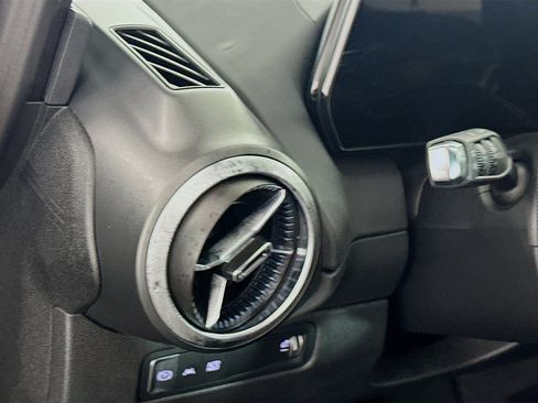 Used 2025 Chevrolet Equinox EV LT FWD image 17