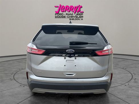 Used 2023 Ford Edge SEL image 4