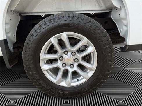 Used 2023 Chevrolet Silverado 1500 LT AWD/4WD image 14