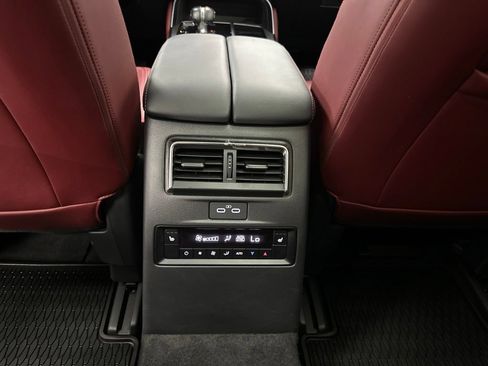 Certified 2025 MAZDA CX-70 Plug-In Hybrid w/ Premium Plus AWD/4WD image 23