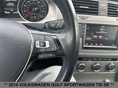 Used 2016 Volkswagen Golf SE w/ Lighting Package image 18