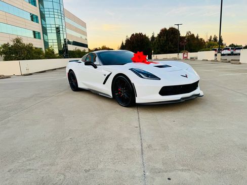 Used 2019 Chevrolet Corvette Stingray Coupe w/ Carbon Flash Badge Package image 20