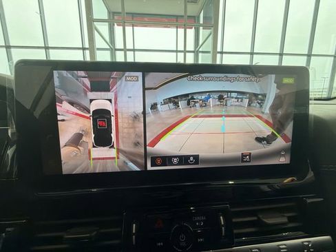 New 2026 Nissan Pathfinder Platinum image 17