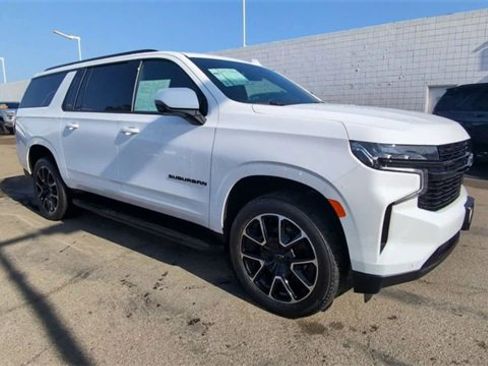 Used 2024 Chevrolet Suburban RST w/ Luxury Package image 2