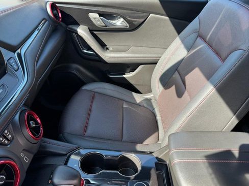 Used 2025 Chevrolet Blazer RS FWD image 13