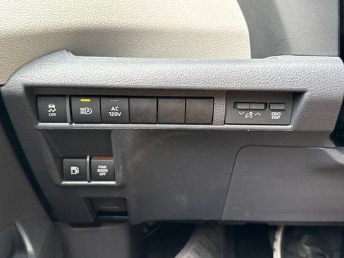 Used 2021 Toyota Sienna XLE w/ XLE Plus Package AWD/4WD image 31