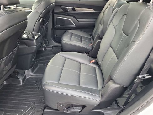 Used 2020 Kia Telluride SX w/ Towing Package image 8