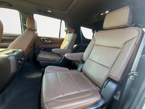 Used 2021 Chevrolet Tahoe High Country w/ Premium Package AWD/4WD image 13