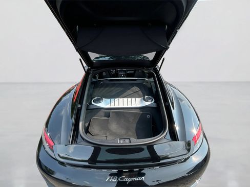Used 2018 Porsche 718 Cayman RWD image 11