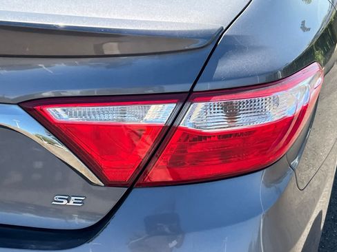 Used 2017 Toyota Camry SE FWD image 18