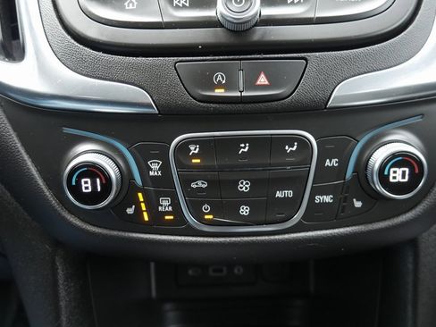 Used 2024 Chevrolet Equinox LT image 17