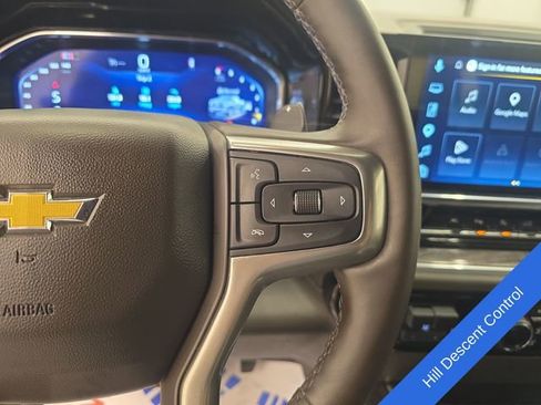 Used 2025 Chevrolet Silverado 1500 LTZ AWD/4WD image 31