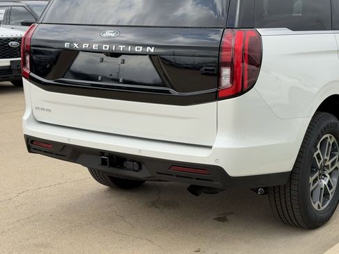 New 2026 Ford Expedition Active image 35
