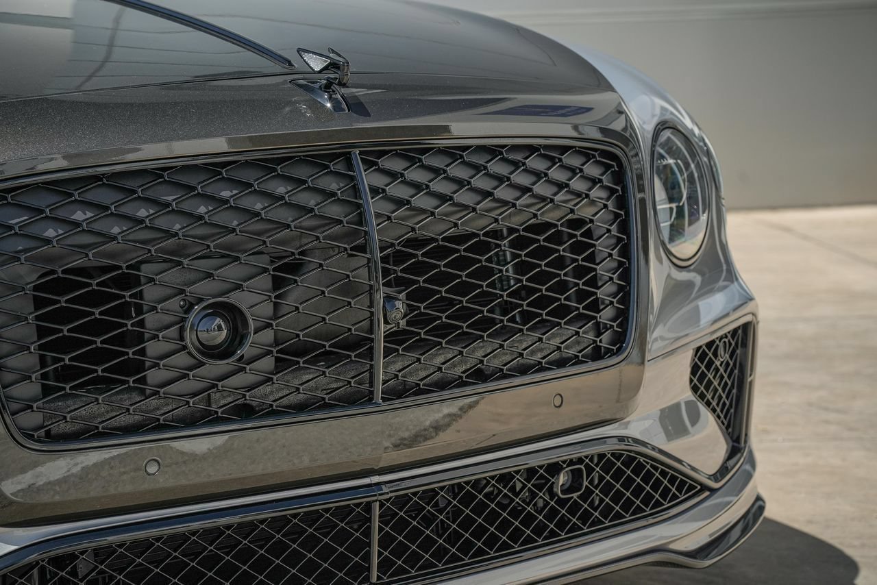 Certified 2025 Bentley Flying Spur Plug-In Hybrid AWD/4WD image 8