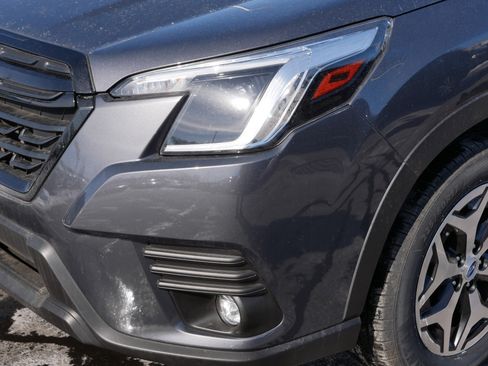 Used 2024 Subaru Forester Premium image 16