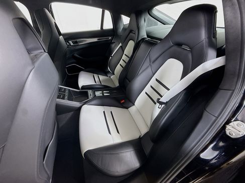 Certified 2019 Porsche Panamera GTS image 22