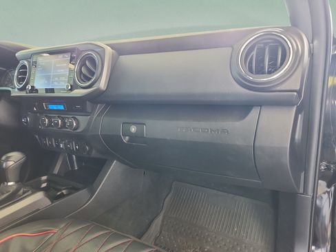 Used 2022 Toyota Tacoma TRD Off-Road w/ Technology Package RWD image 20