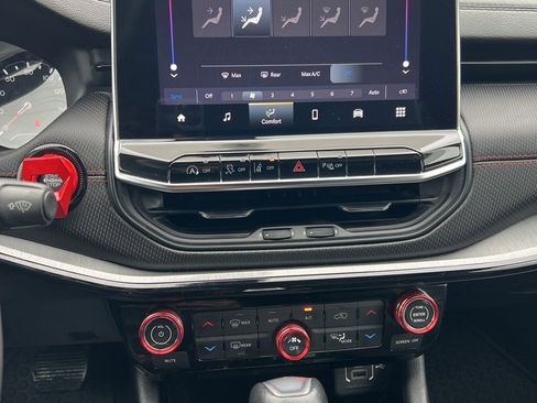 Used 2023 Jeep Compass Trailhawk image 24