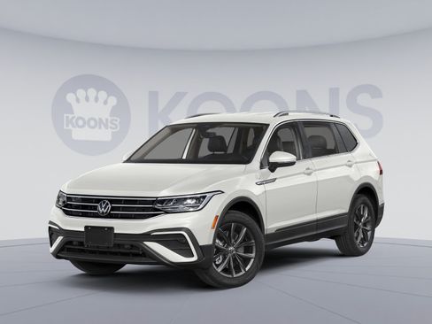 Used 2022 Volkswagen Tiguan SE AWD/4WD image 1
