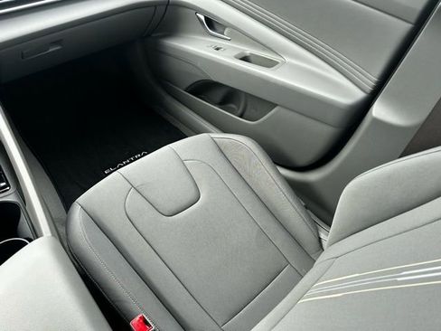 Certified 2025 Hyundai Elantra Sport image 13