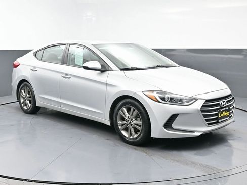 Used 2018 Hyundai Elantra SEL image 3