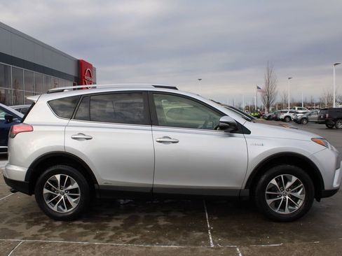 Used 2016 Toyota RAV4 XLE image 6