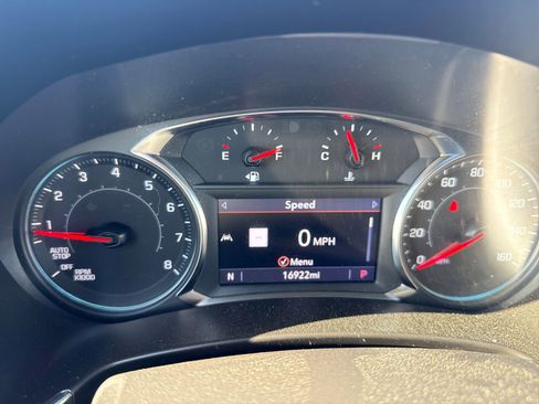 Used 2023 Chevrolet Equinox Premier AWD/4WD image 11