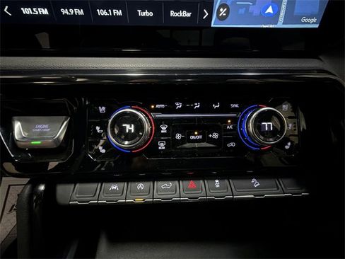 Certified 2022 GMC Sierra 1500 AT4 w/ AT4 Preferred Package image 19